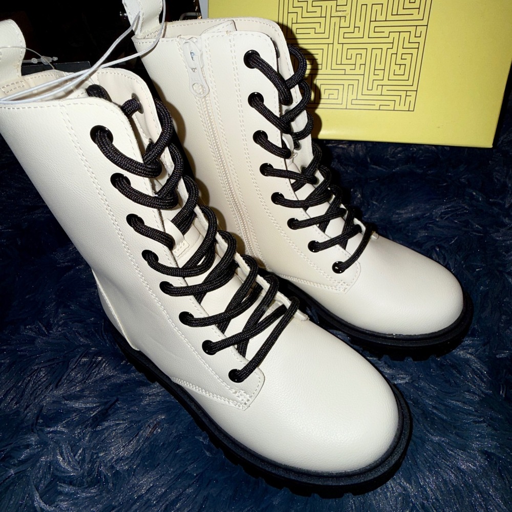 Art Class Khari Boots Kids Size 13 New Cream Combat Lug Sole Side Zip